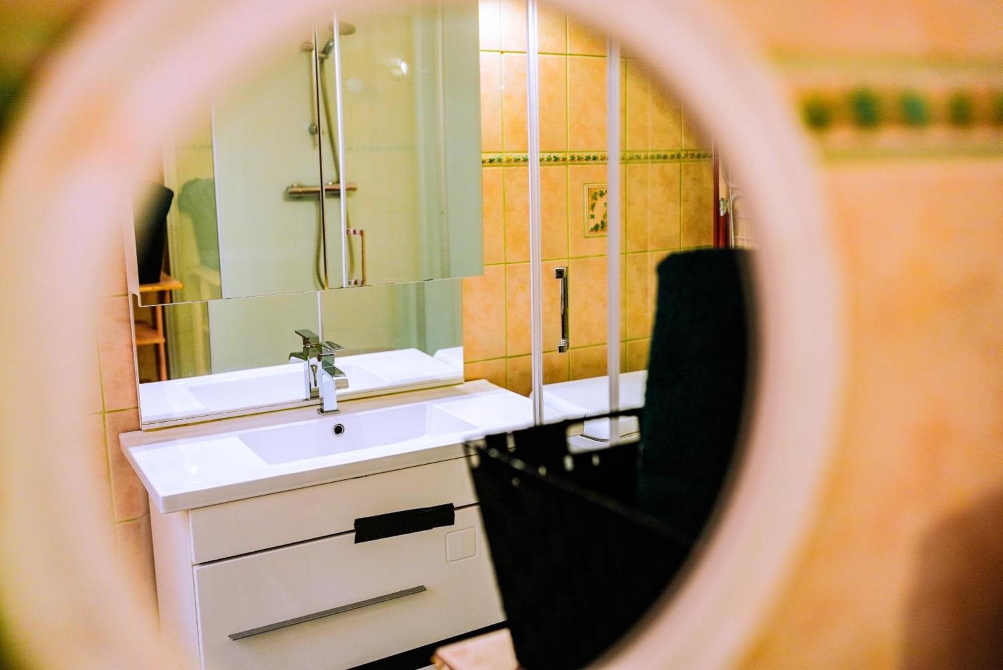 Le St Amour Elegant 2 Chambres *Wifi/Super Centre* بُيزانكون المظهر الخارجي الصورة