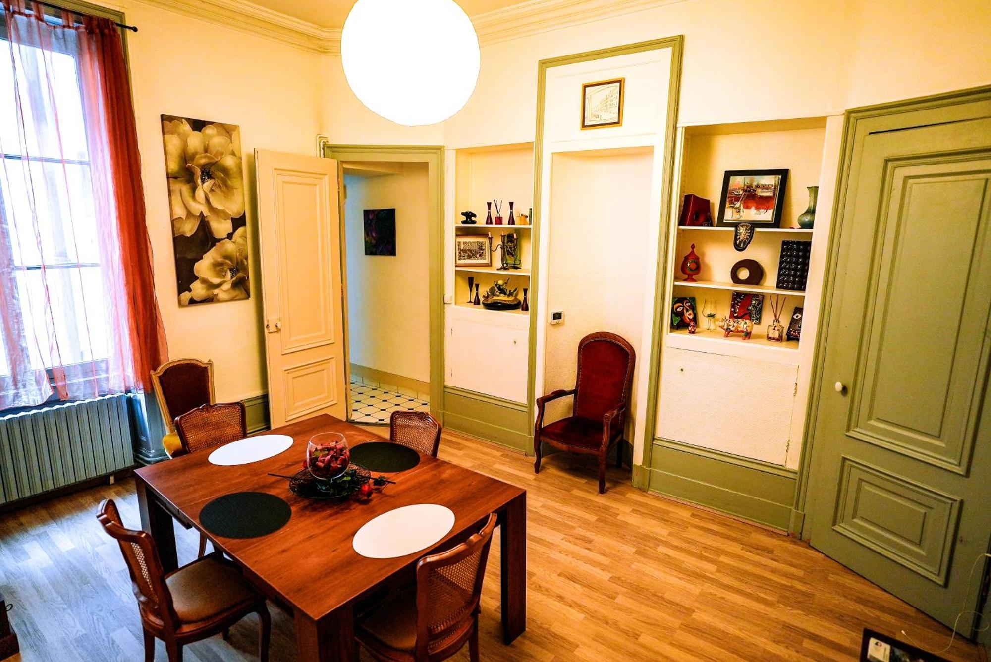 Le St Amour Elegant 2 Chambres *Wifi/Super Centre* بُيزانكون المظهر الخارجي الصورة